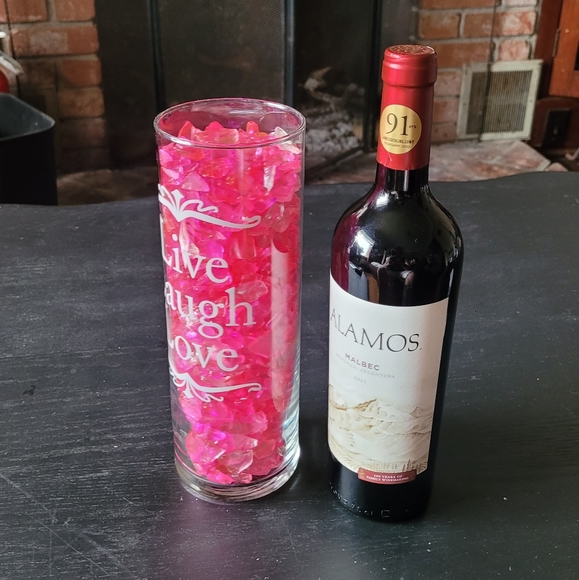 Decorative vase filled with pink gems - Picture 3 of 3